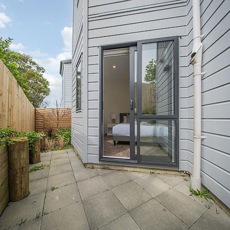 West Harbour Modern 4-Bedroom Retreat Auckland Extérieur photo