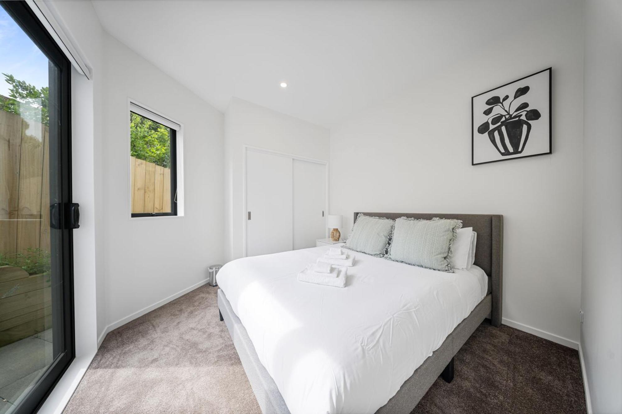 West Harbour Modern 4-Bedroom Retreat Auckland Extérieur photo