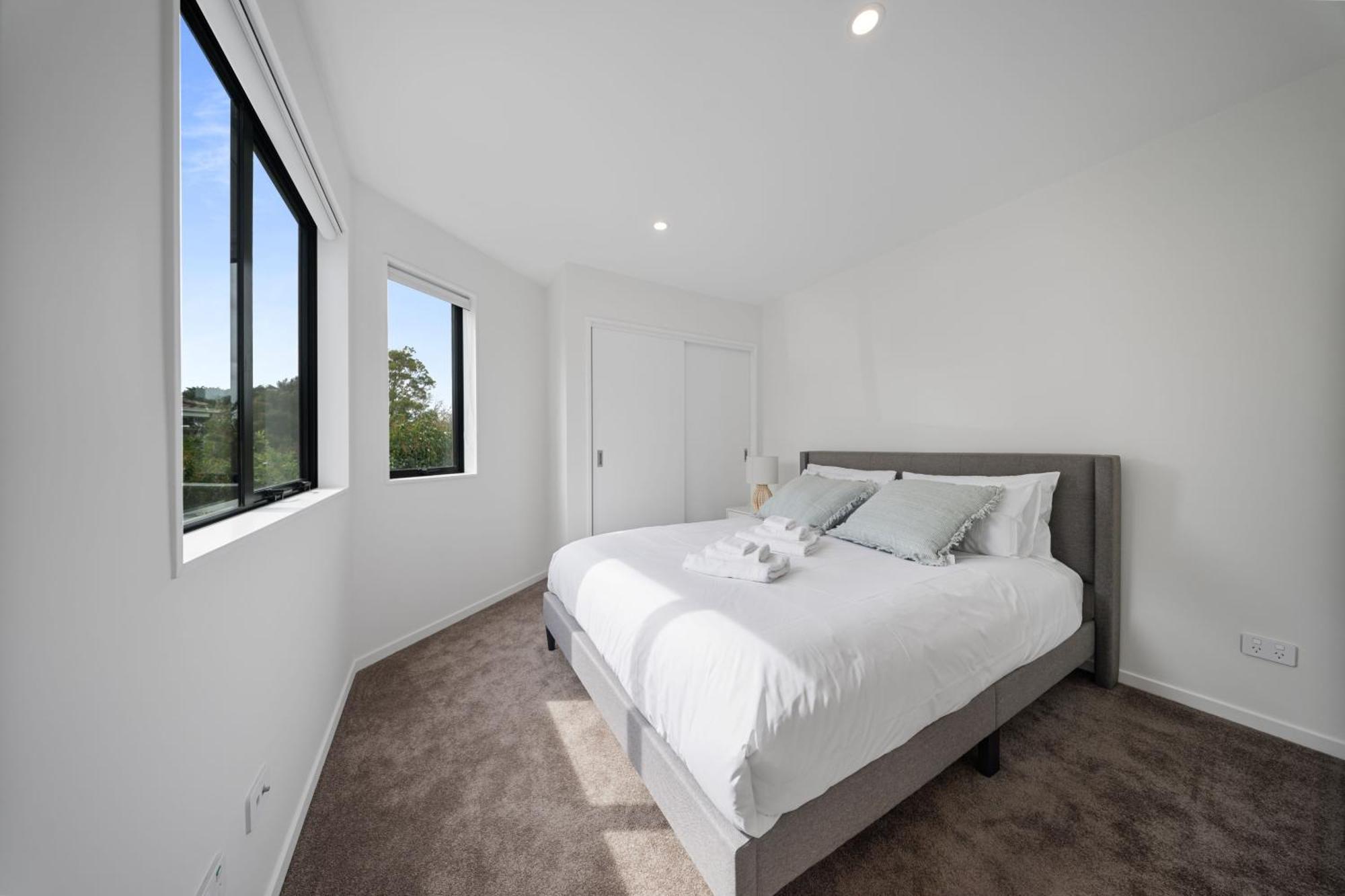 West Harbour Modern 4-Bedroom Retreat Auckland Extérieur photo