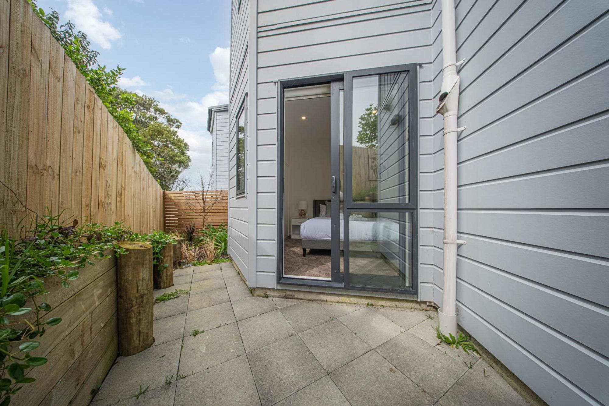 West Harbour Modern 4-Bedroom Retreat Auckland Extérieur photo