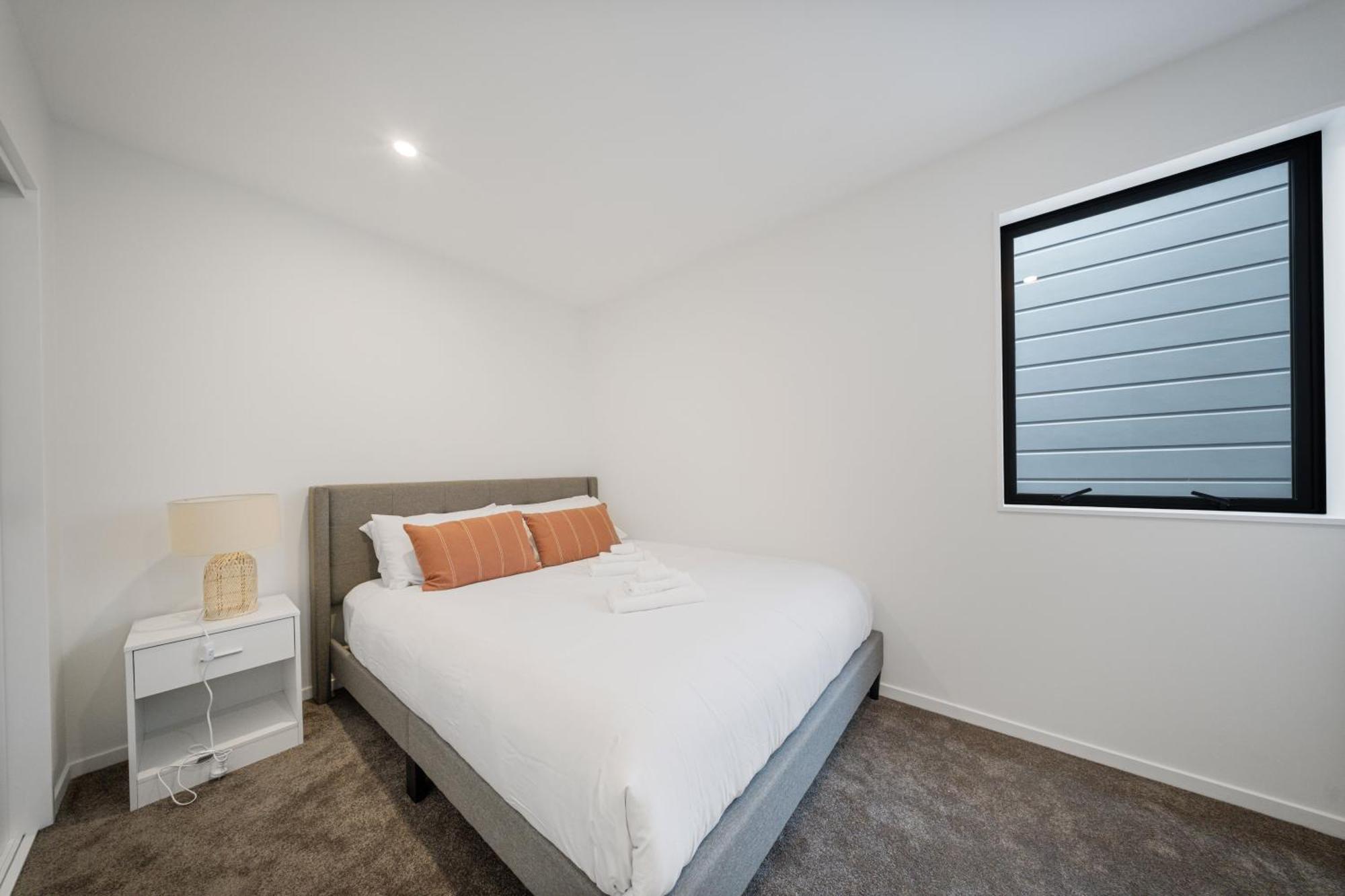 West Harbour Modern 4-Bedroom Retreat Auckland Extérieur photo