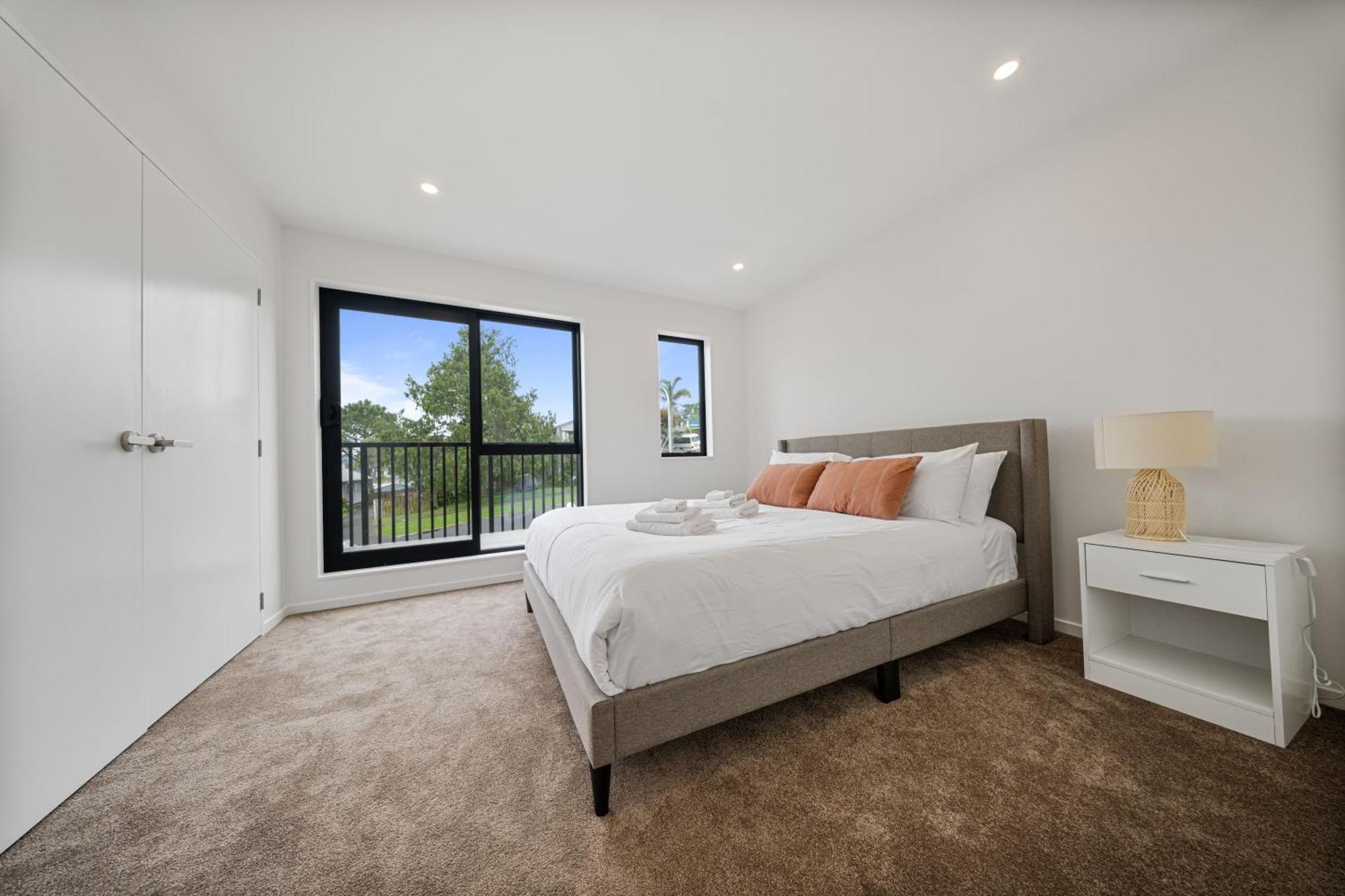 West Harbour Modern 4-Bedroom Retreat Auckland Extérieur photo